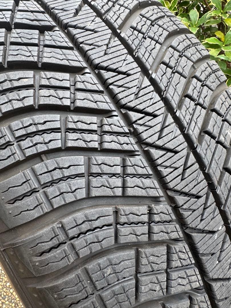 スタッドレスタイヤ（2022年製R19）とホイール（MAK Rennen）セット