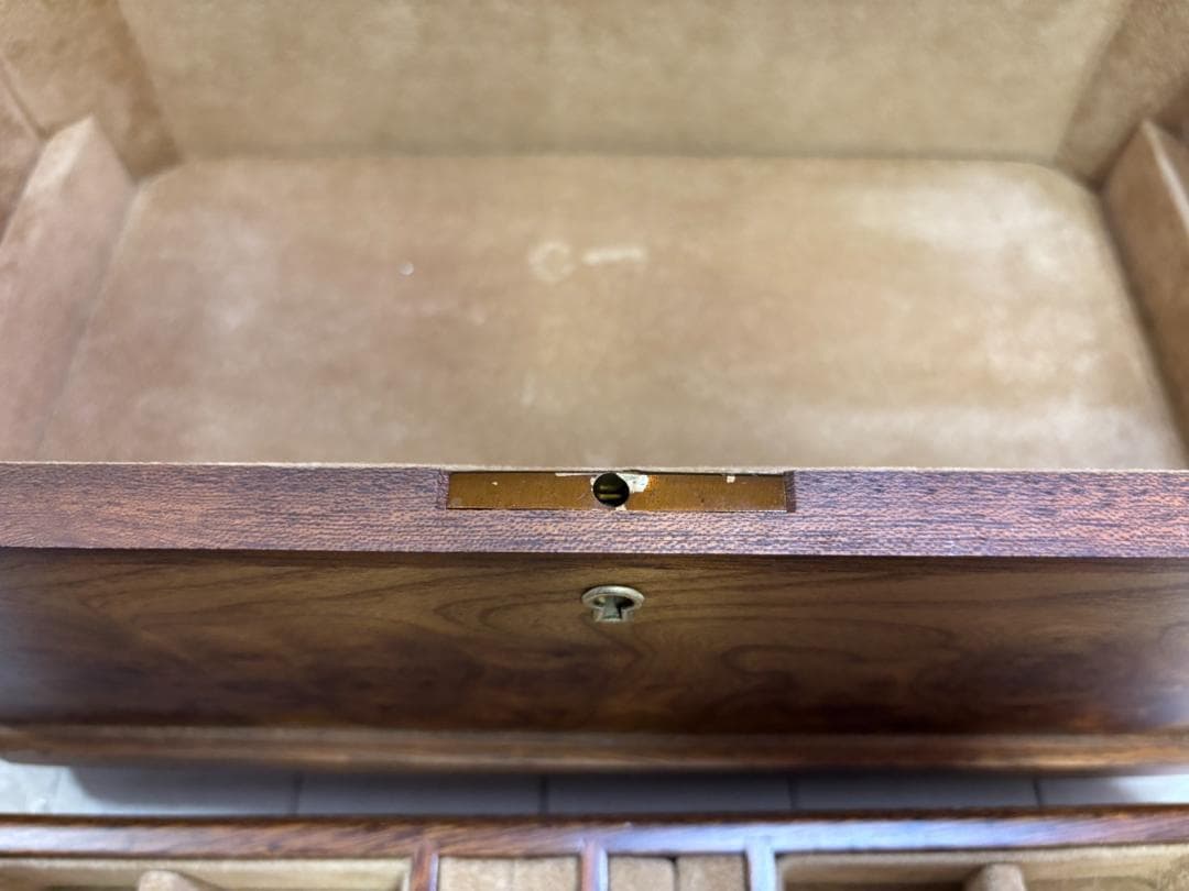 【難あり中古品】AQRESTI ジュエリーボックス 宝石箱 鍵付き イタリア製