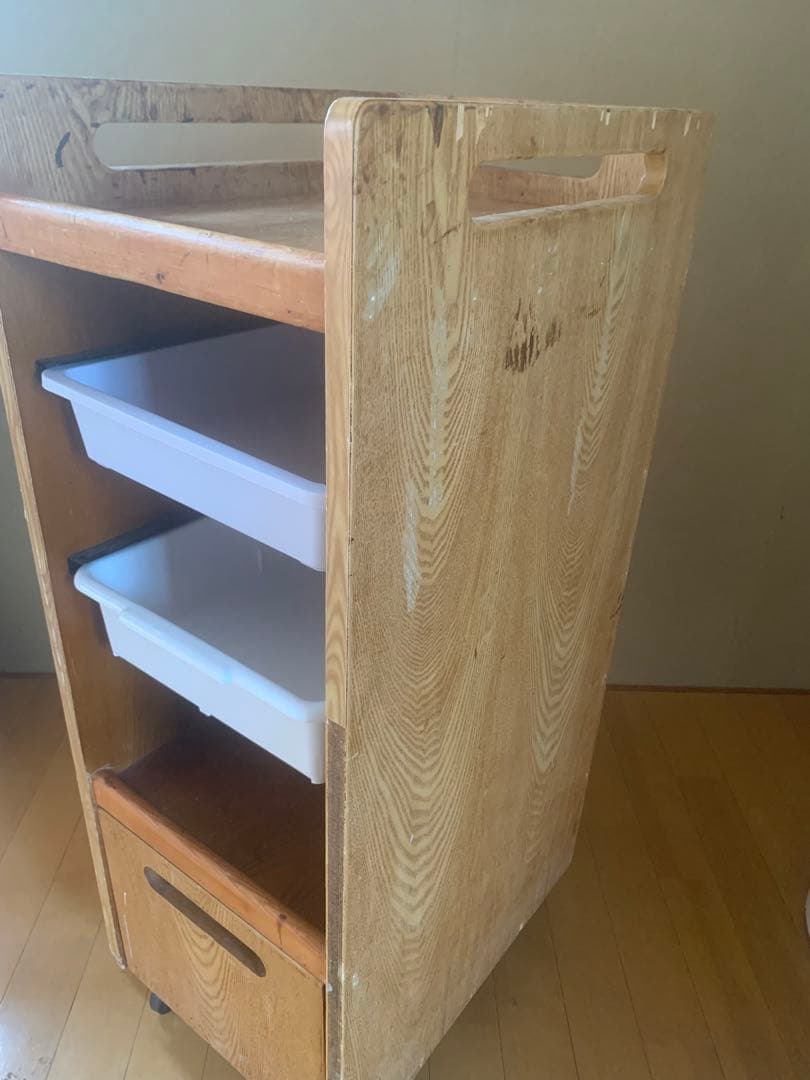 美容室　木製ワゴン