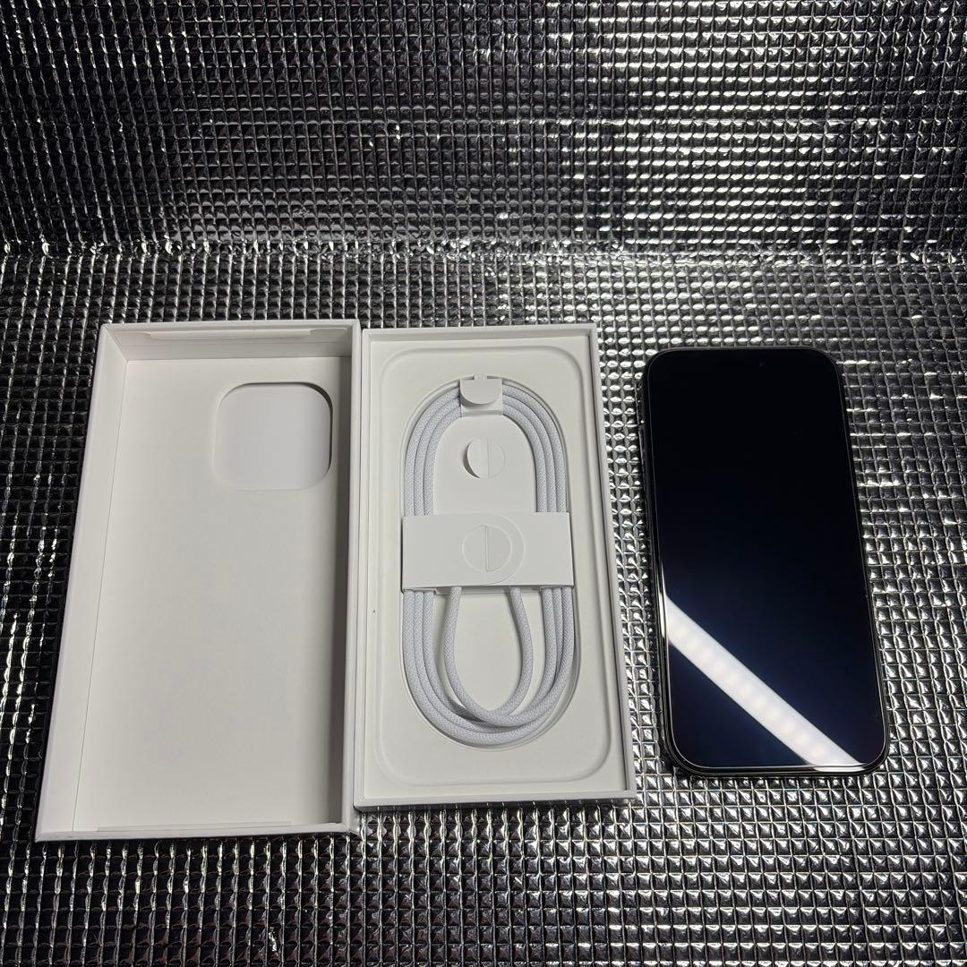 Apple iPhone 16 Pro ブラックチタニウム 128GB 本体