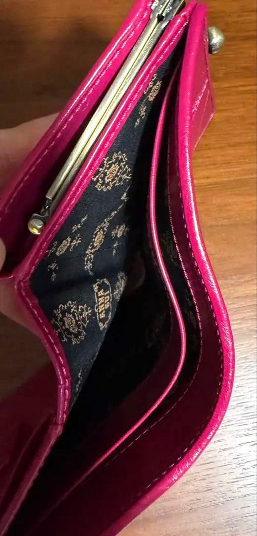 アナスイ　ANNA SUI 二つ折りがま口財布