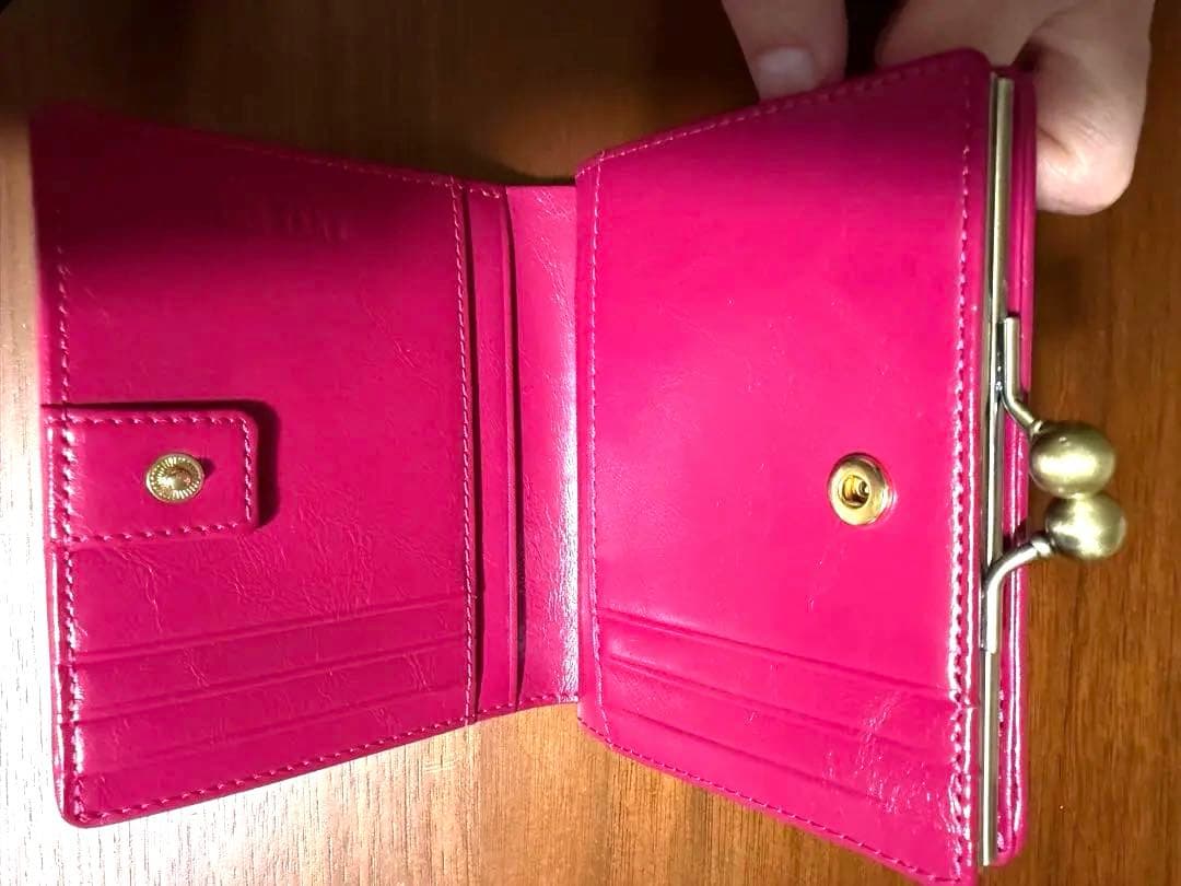 アナスイ　ANNA SUI 二つ折りがま口財布