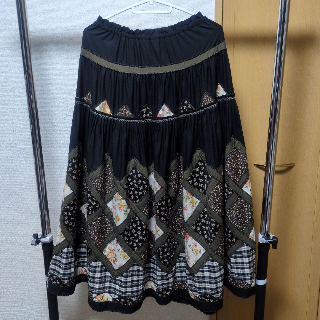 【P】ピンクハウス　スカート　花柄　チェック柄　パッチワーク　黒系