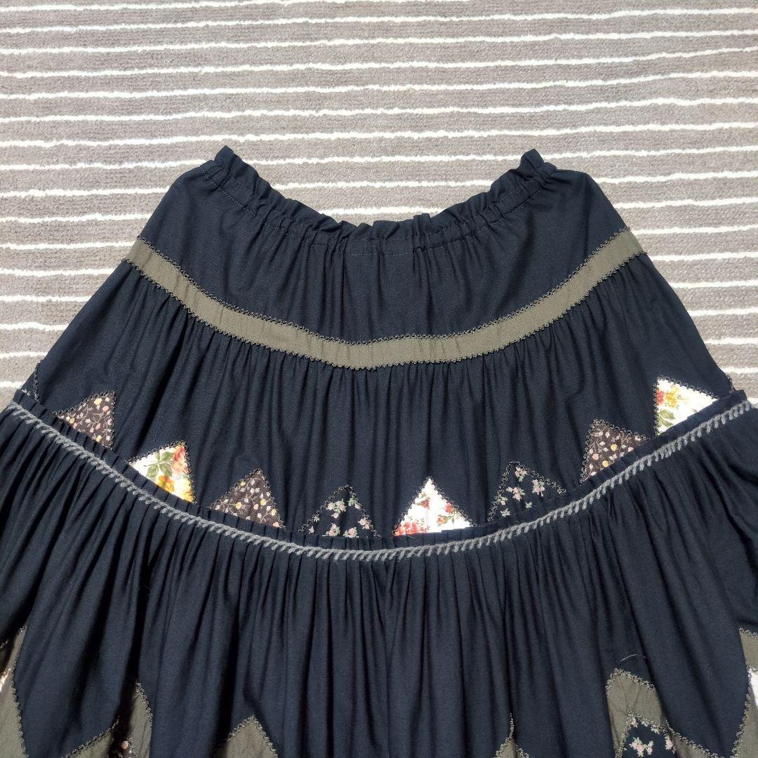 【P】ピンクハウス　スカート　花柄　チェック柄　パッチワーク　黒系