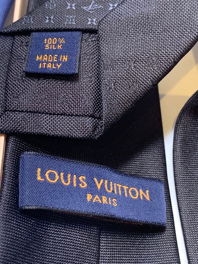 【試着のみ】LOUIS VUITTON ネクタイ・ネオ モノグラミッシム 8CM