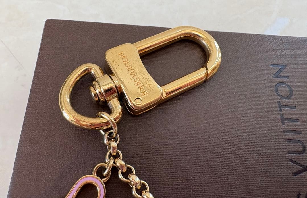 LOUIS VUITTON ポルトクレシェンヌプリティバックチャームキーホルダー