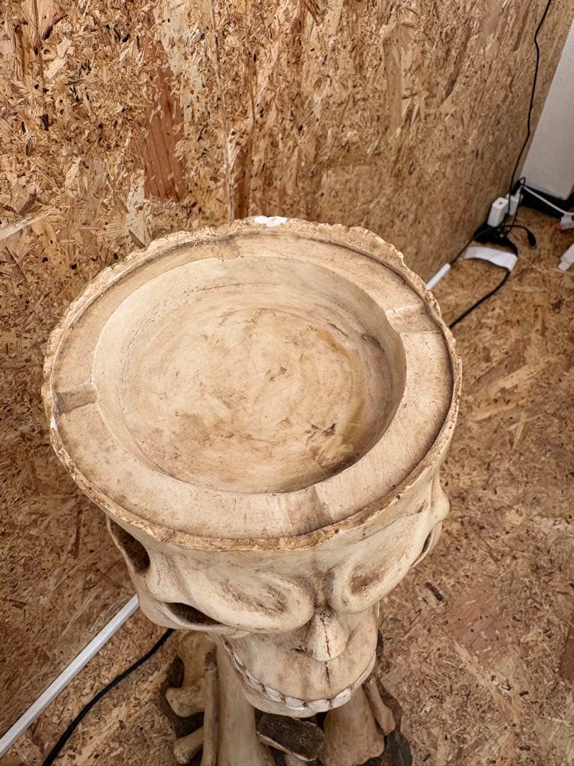 骸骨デザイン 置き型灰皿 樹脂製 約65cm