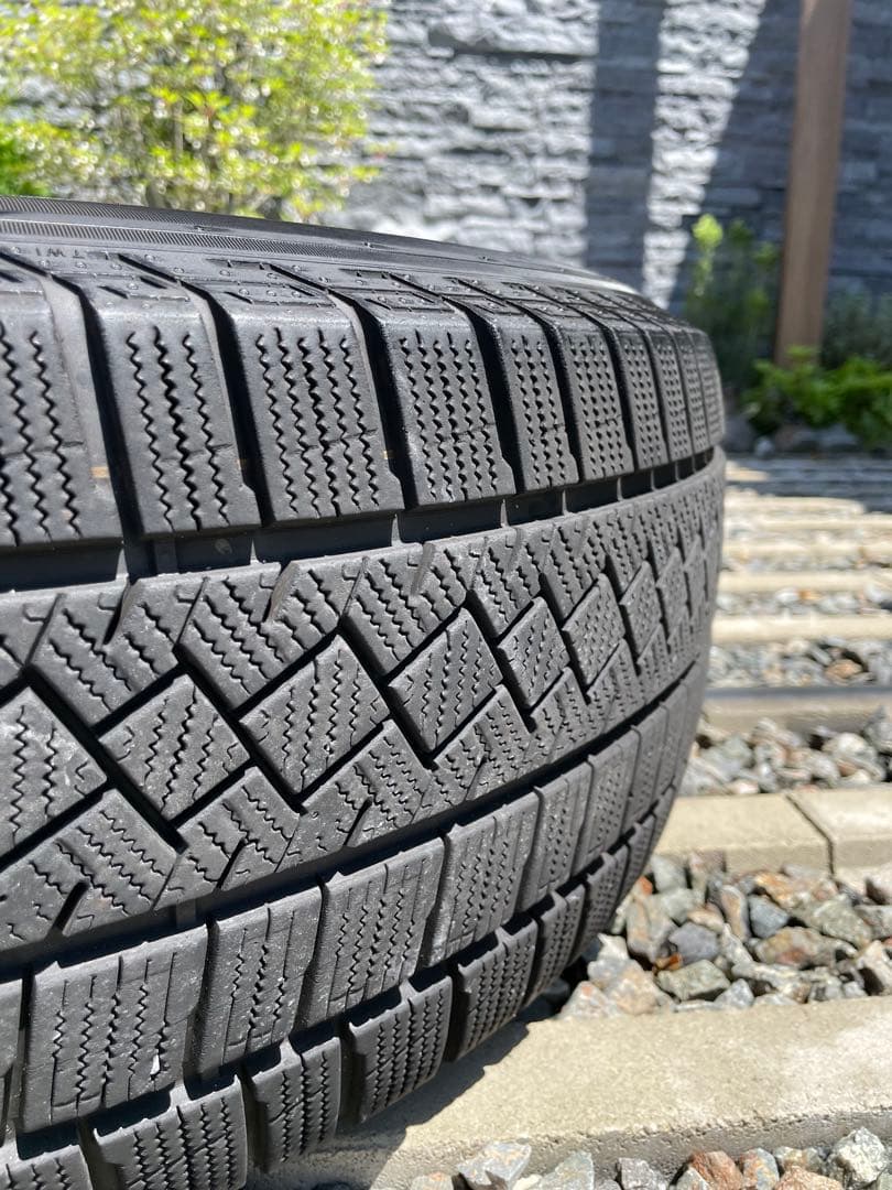 【年末SALE】 Audi Q5 17インチ スタッドレスタイヤセット