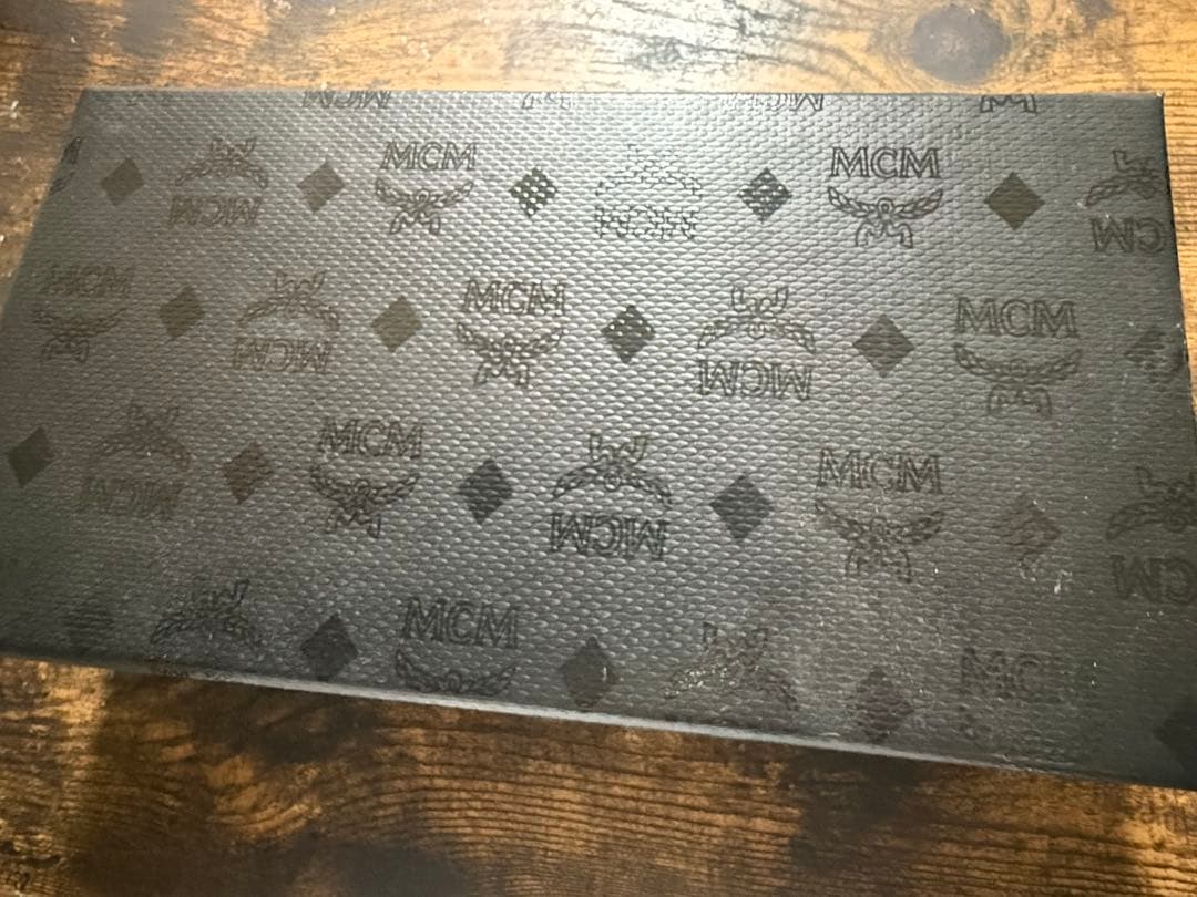 MCM 長財布　新品同様　箱付き　メンズ　レディース