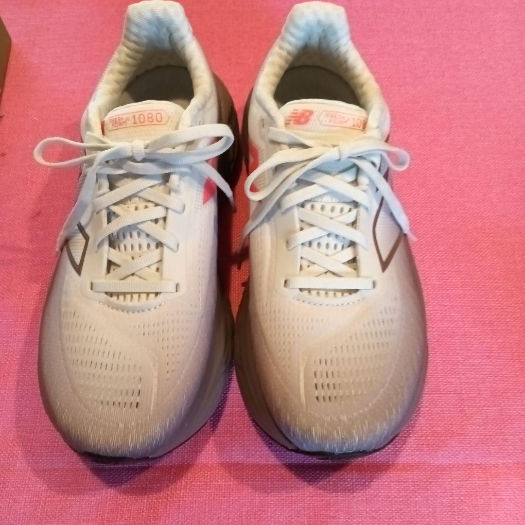 New Balance 1080 Fresh Foam ホワイト