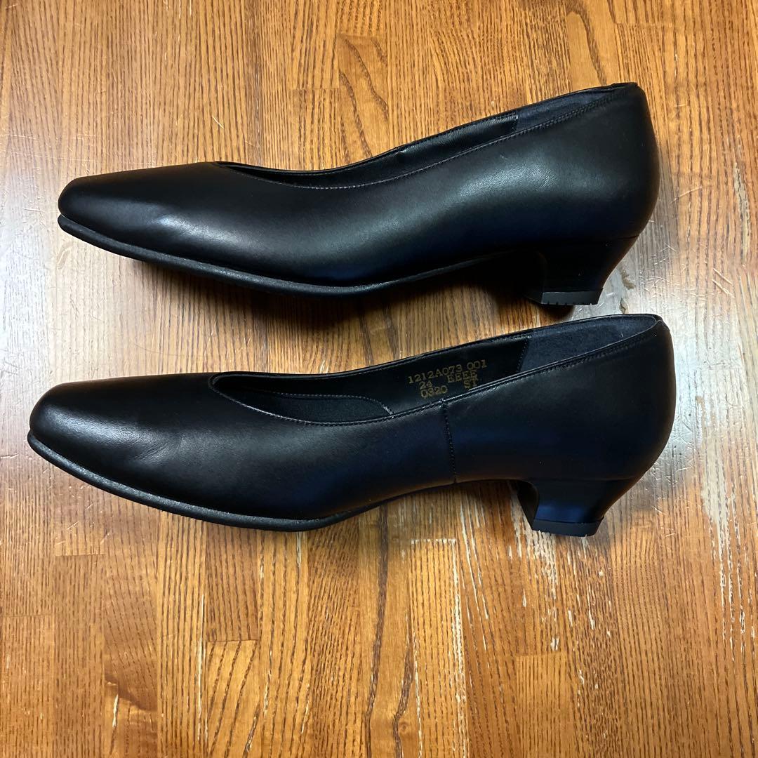 ペダラ 低ヒールパンプス 24cm EEEE