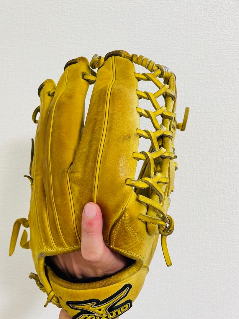 ミズノ　Mizuno Gaucho 軟式グローブ 右投げ用 イエロー　外野手向き