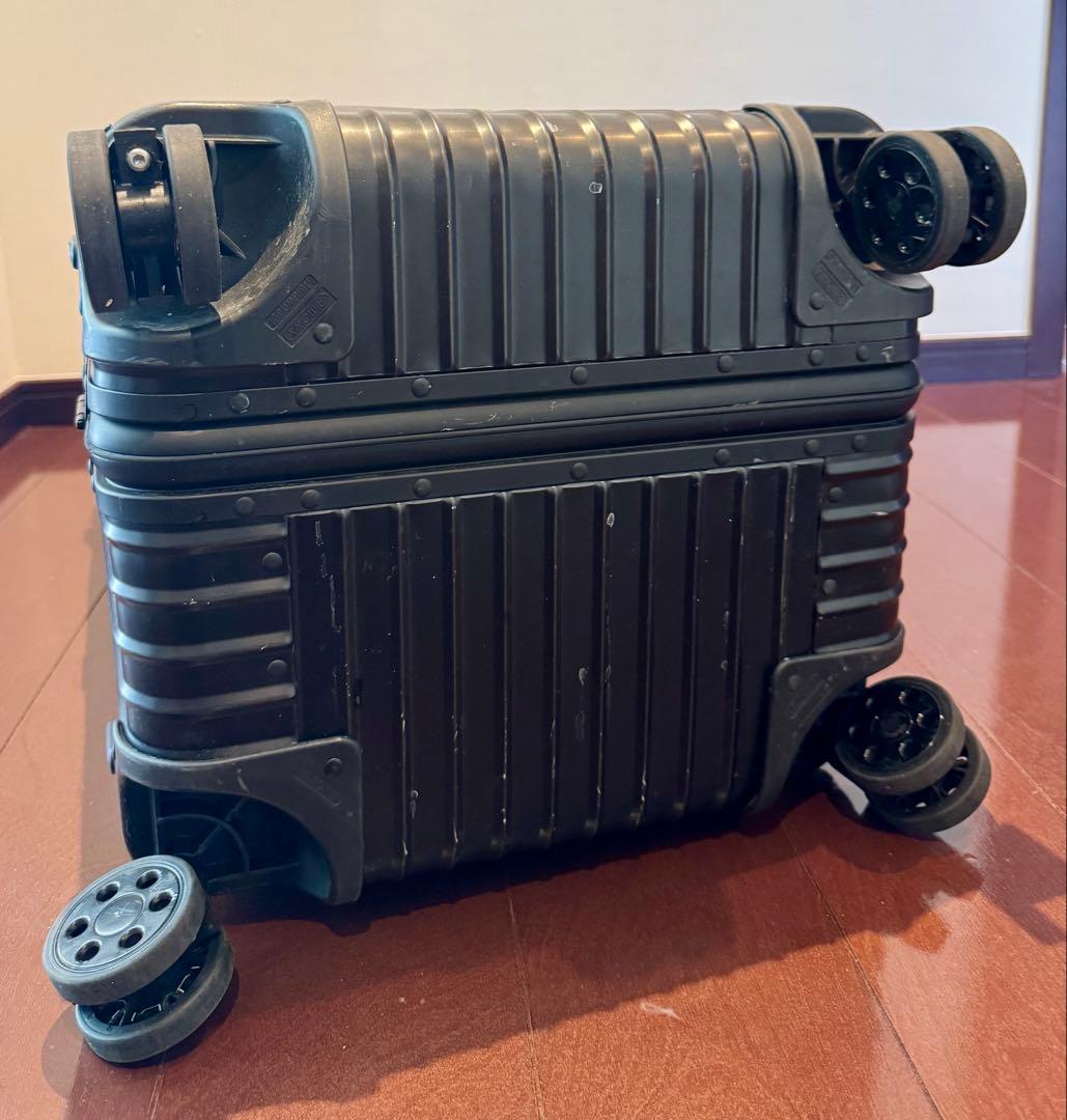 廃盤のモデル　RIMOWA トパーズ SPORT STEALTH 89L