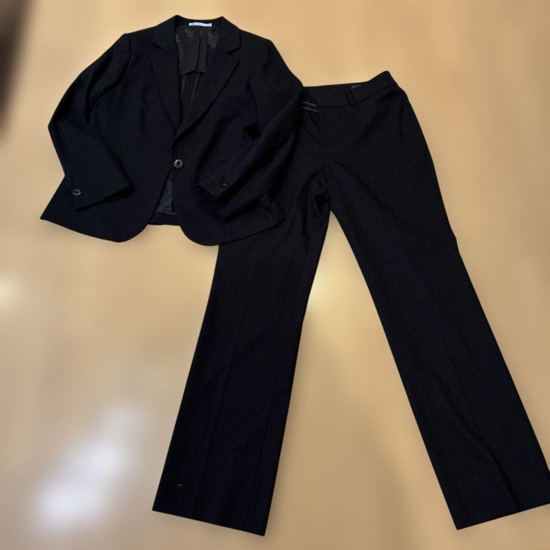 【極美品】LES MUES 　パンツスーツ　プレシャスストレッチ　ストライプ黒