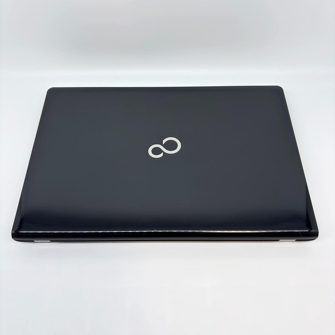 富士通 ノートパソコン Corei7 SSD オフィス付き Win11 D7