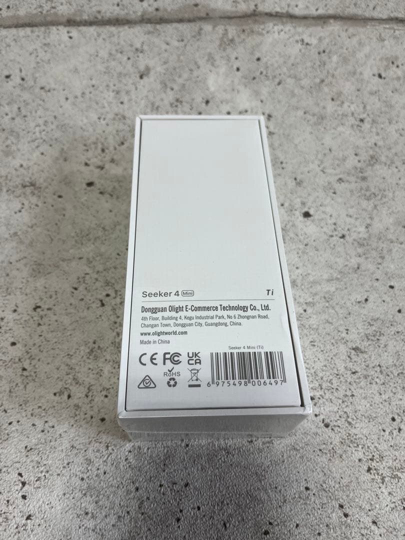 限定 olight Seeker 4 Mini チタン EDCライト＋UVライト