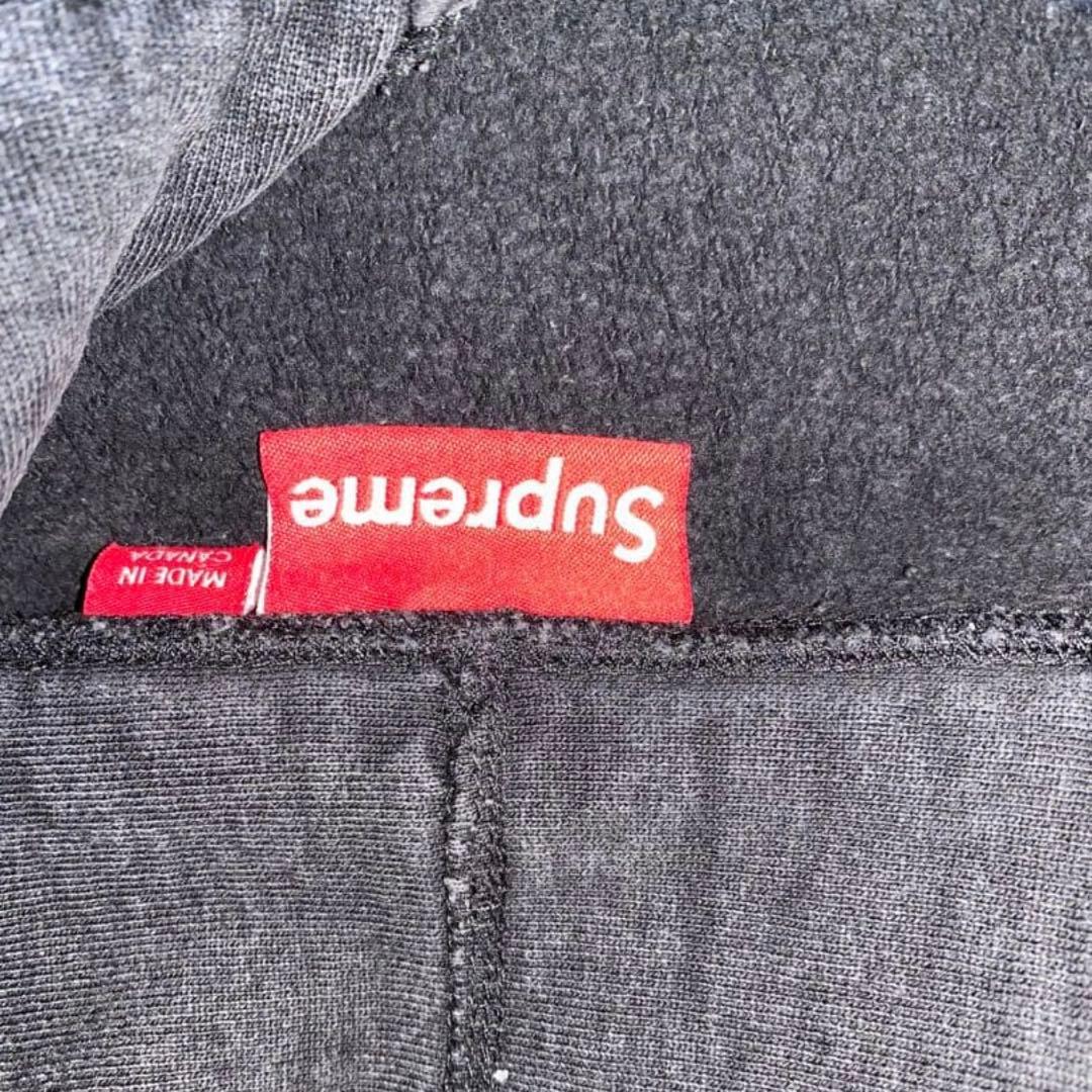 supreme バックプリントパーカー