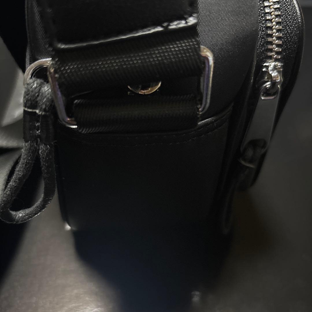 BURBERRY ブラック メッセンジャーバッグ