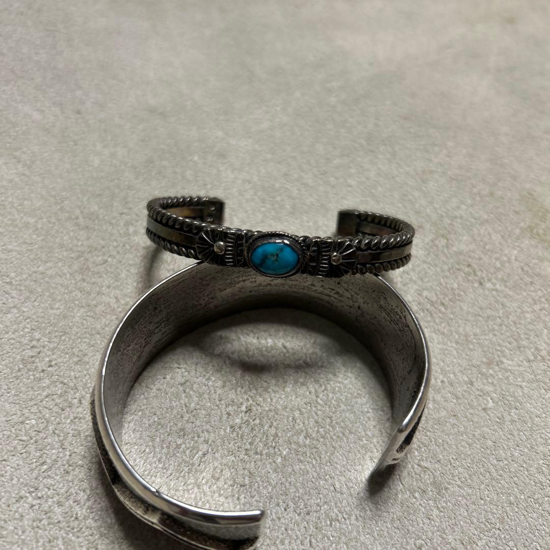 インディアンジュエリー　ナバホ　Vivian Barbone ターコイズバングル