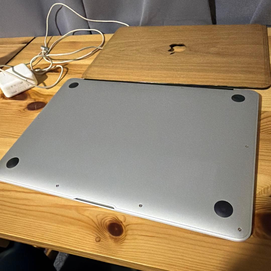 MacBook本体 MacBook Air (13-inch, Early 2014)