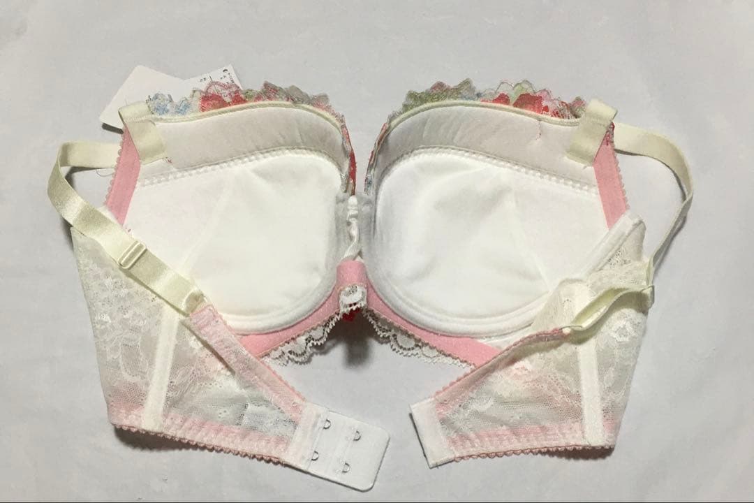 新品　ワコール　サルート 01G 店舗限定　ブラジャーF75 ソングL