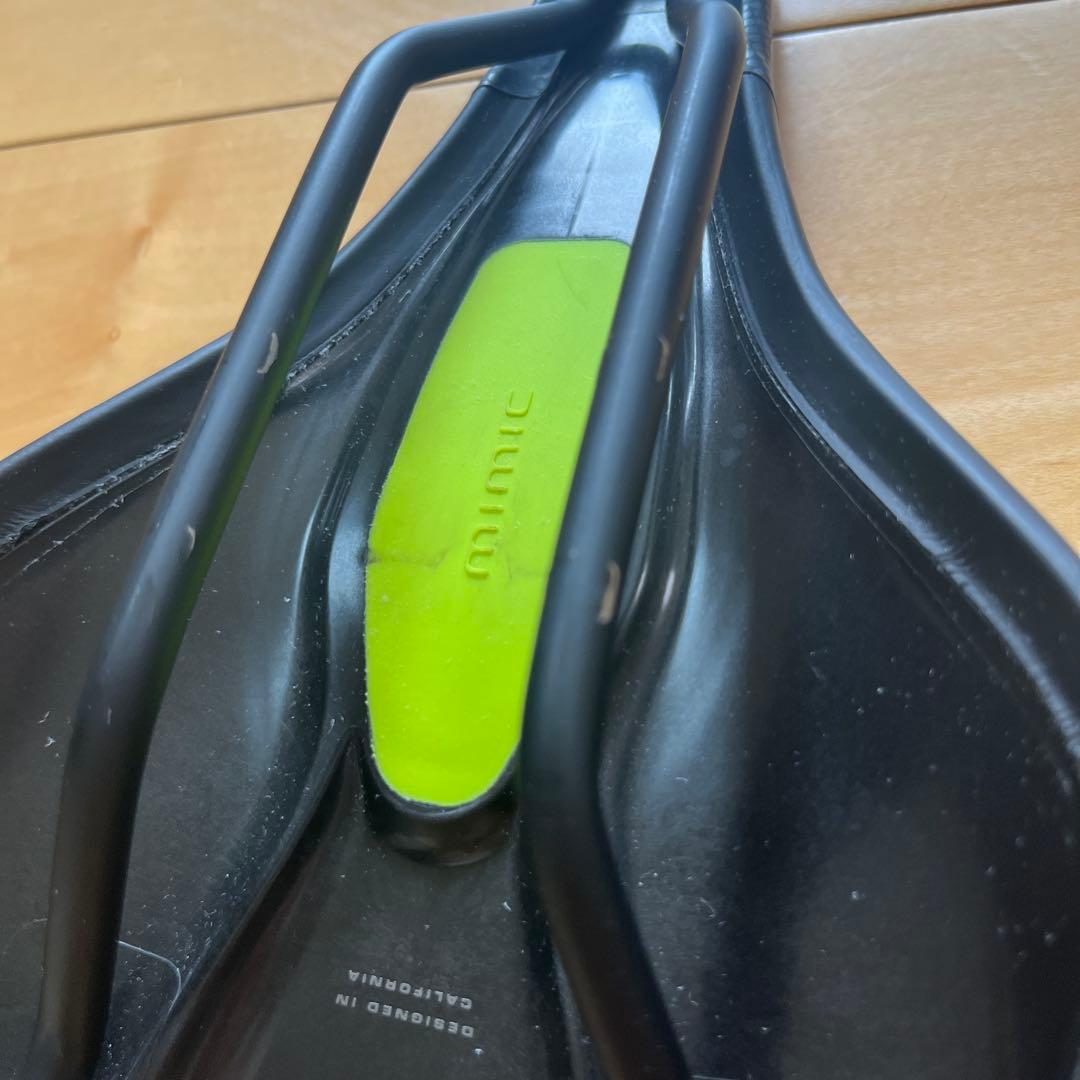 Specialized Mimic サドル ブラック　143mm