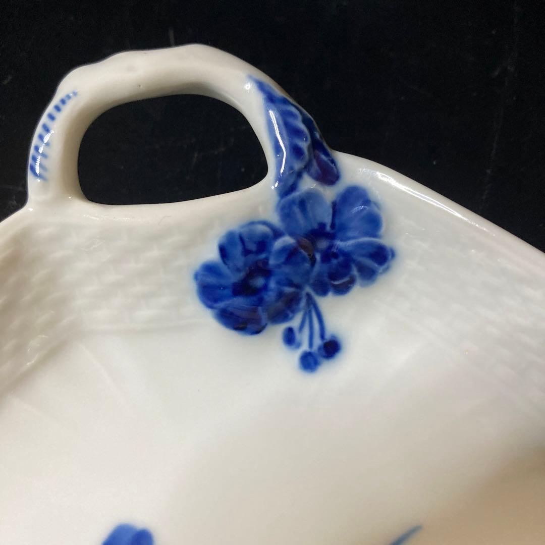 ロイヤルコペンハーゲンブルーフラワーカーブブルーフルーテッド　リーフディッシュ