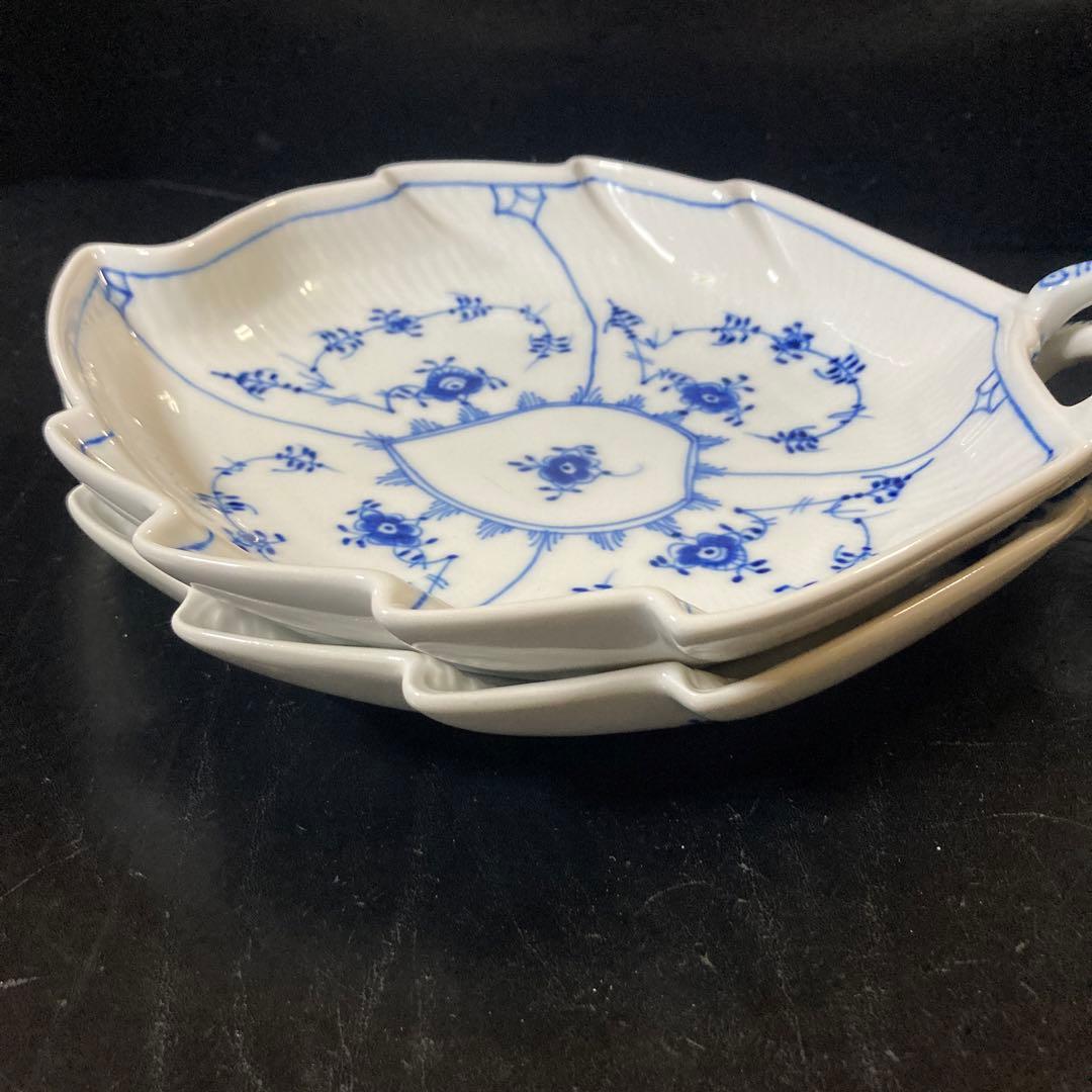 ロイヤルコペンハーゲンブルーフラワーカーブブルーフルーテッド　リーフディッシュ