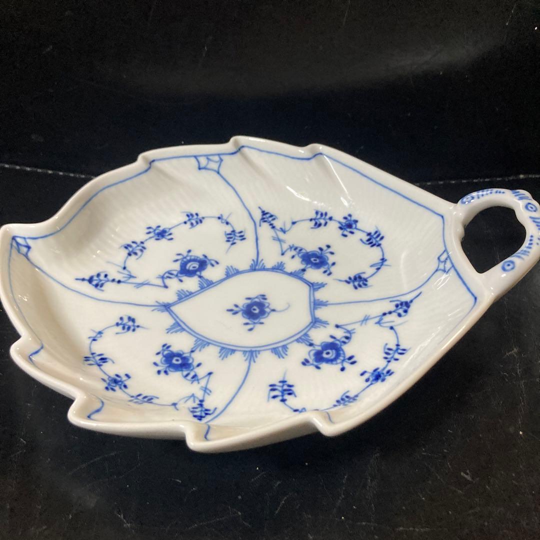 ロイヤルコペンハーゲンブルーフラワーカーブブルーフルーテッド　リーフディッシュ