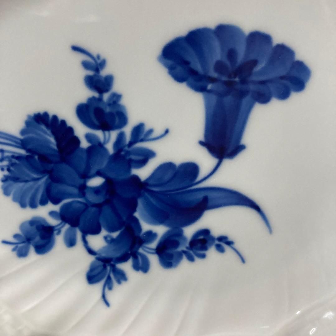 ロイヤルコペンハーゲンブルーフラワーカーブブルーフルーテッド　リーフディッシュ