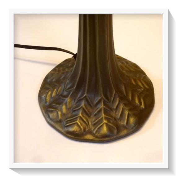 ドラゴンフライ「トンボ」のステンドグラス　アンティーク調ランプ