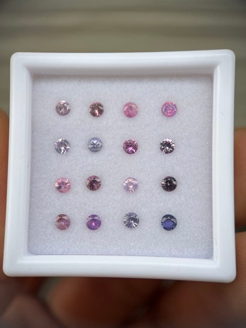 スリランカ産非加熱天然2.7mmマルチカラーサファイア