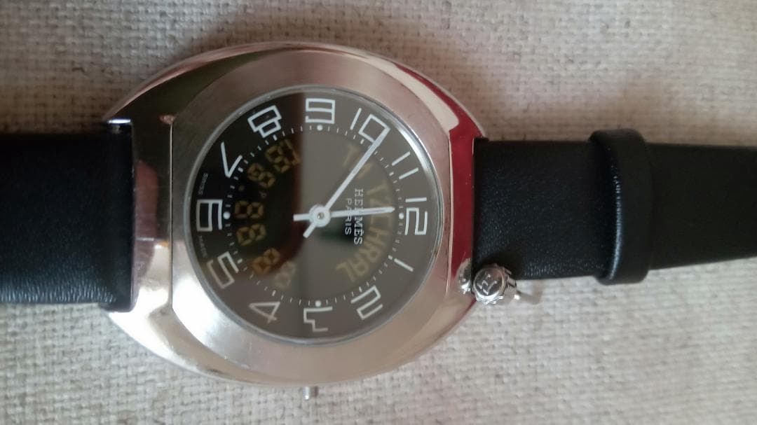 HERMESエルメスエスパス デジタル腕時計 レディス用　ブラック