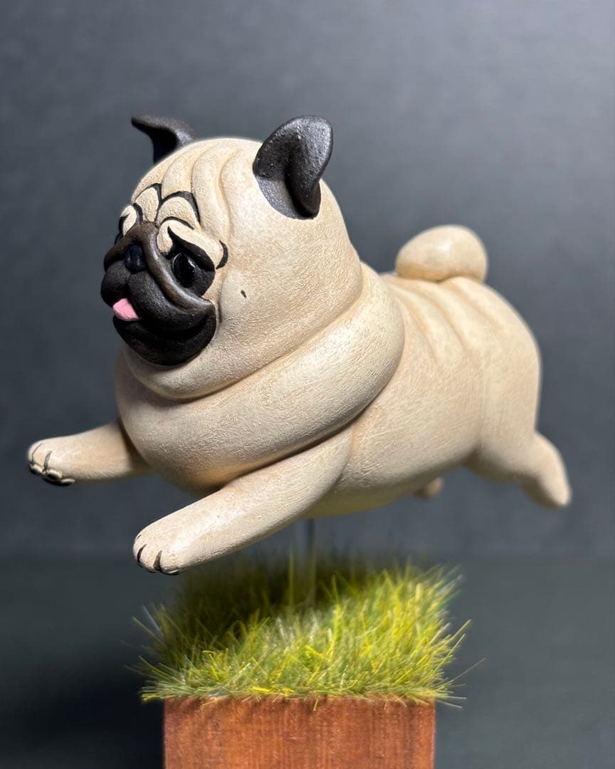 パグ走りおパグさん:フォーンver.(RUN PUG RUN)