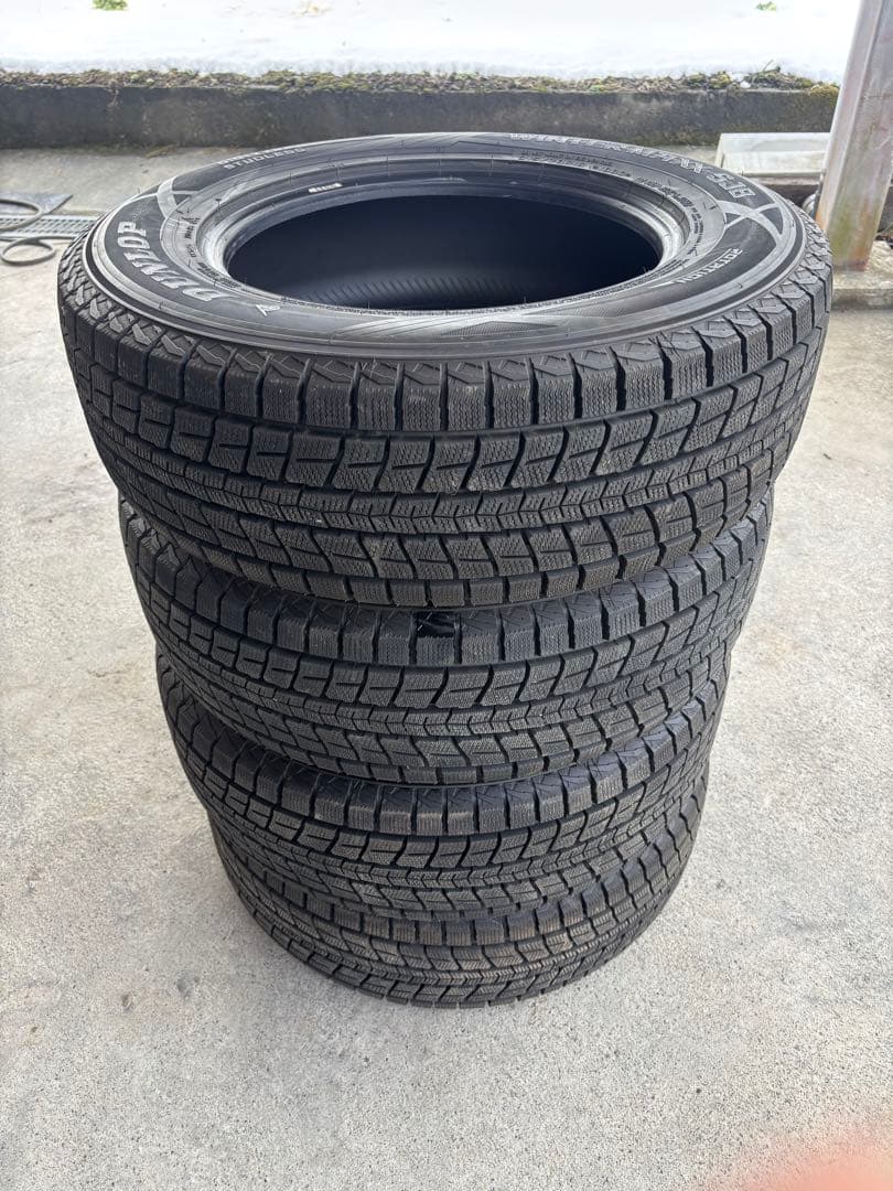 215/70r16 スタッドレス DUNLOP winter max 16インチ