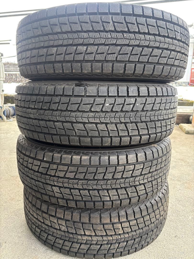 215/70r16 スタッドレス DUNLOP winter max 16インチ
