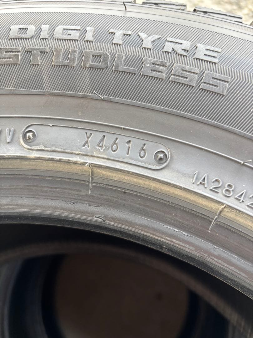 215/70r16 スタッドレス DUNLOP winter max 16インチ