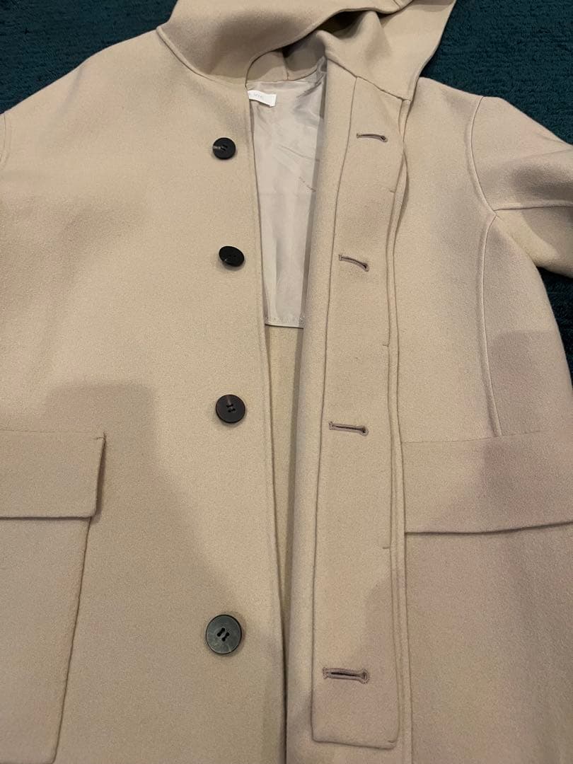 m*o様 ギャルリーヴィー　ベージュ フード付き ロングコート