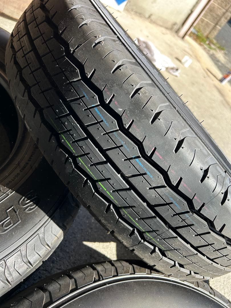 ハイエース　ノーマルタイヤ