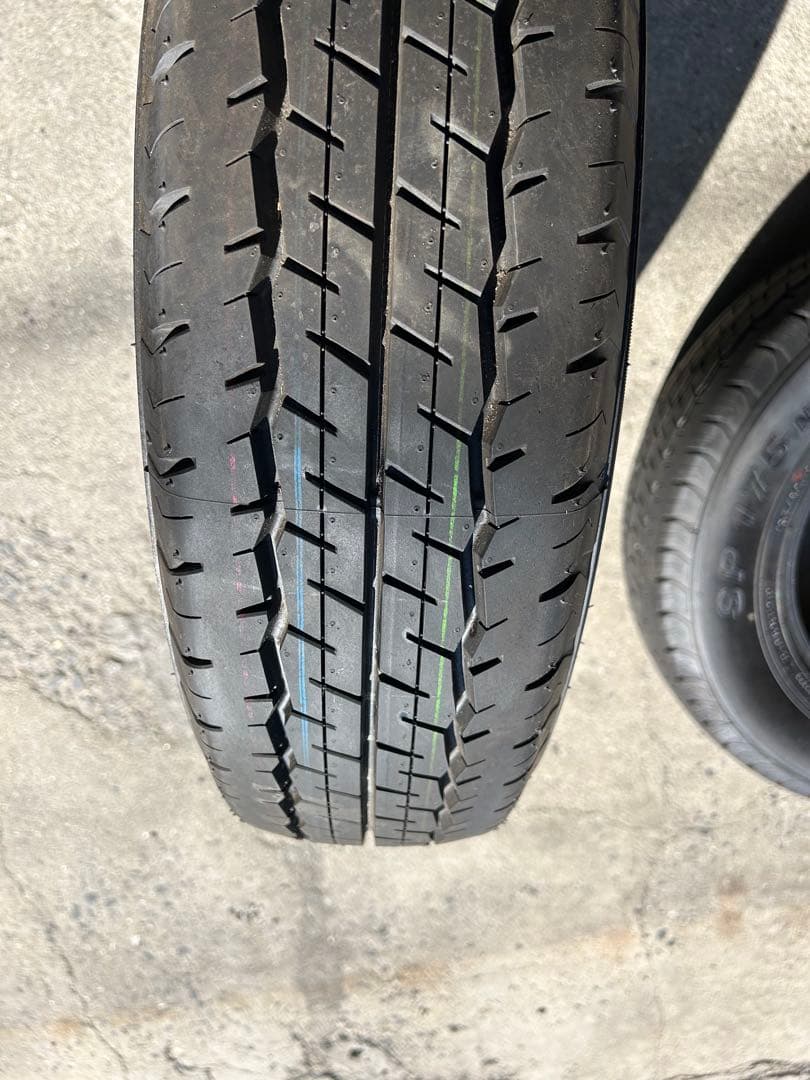 ハイエース　ノーマルタイヤ