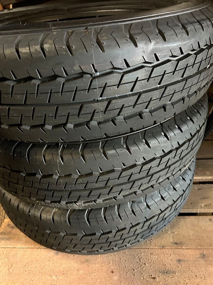 ハイエース　ノーマルタイヤ