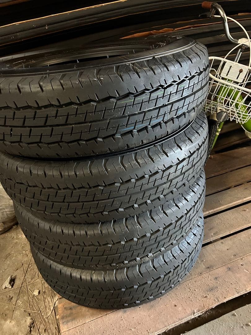 ハイエース　ノーマルタイヤ