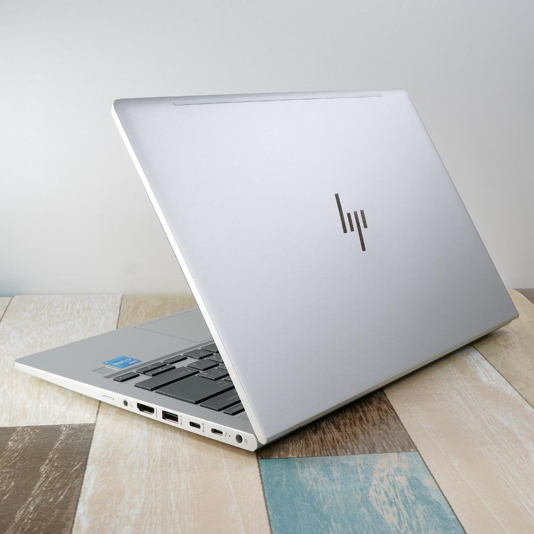 未使用に近い２０２５年製の神速モバイル✨超高速ＳＳＤ＆大容量メモリ✨フルＨＤ液晶