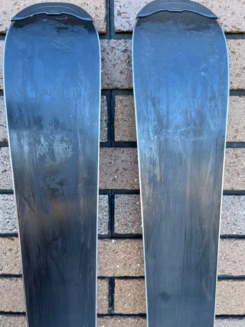 ATOMIC スキー板 GRIPWALK 黒/赤