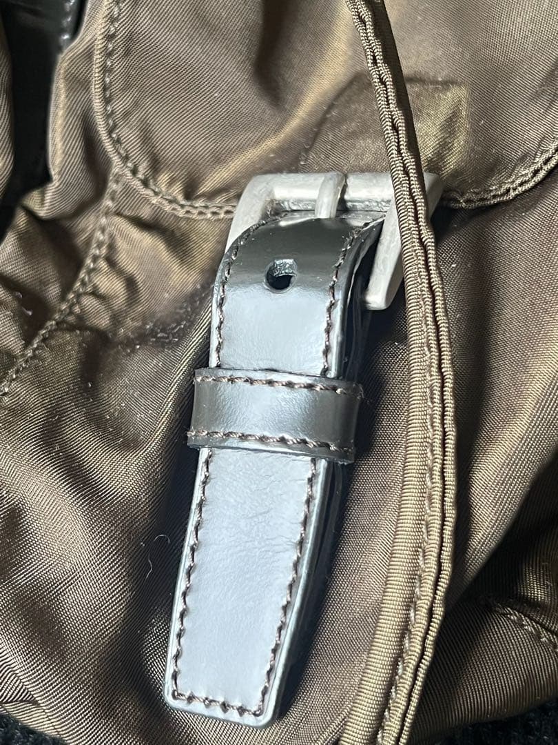 PRADAリュック　カーキ