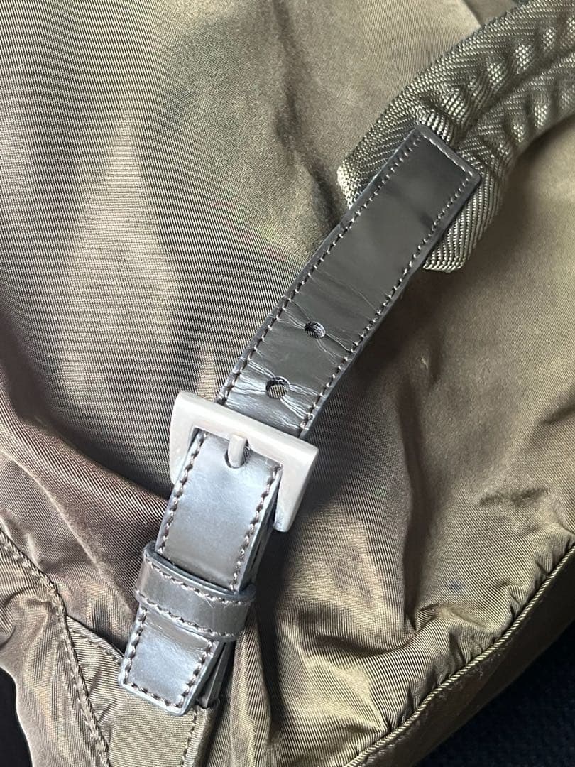 PRADAリュック　カーキ