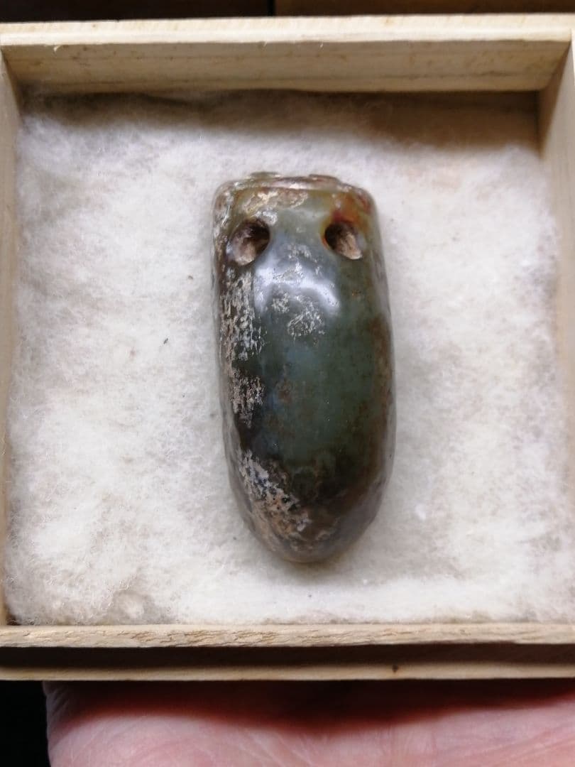 ★縄文後期『青翡翠勾玉』発掘品。6.0cm　考古学遺物　かなりの重量があります。