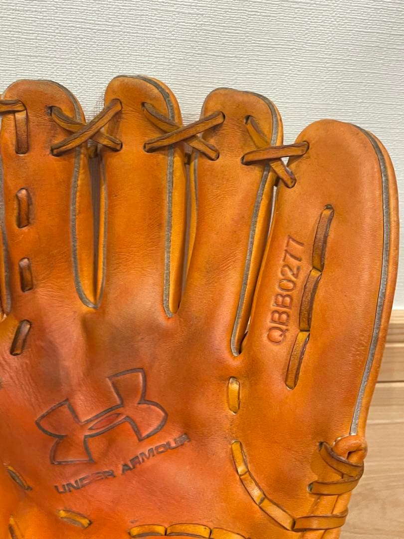 UNDER ARMOUR QBB0277 軟式用グローブ