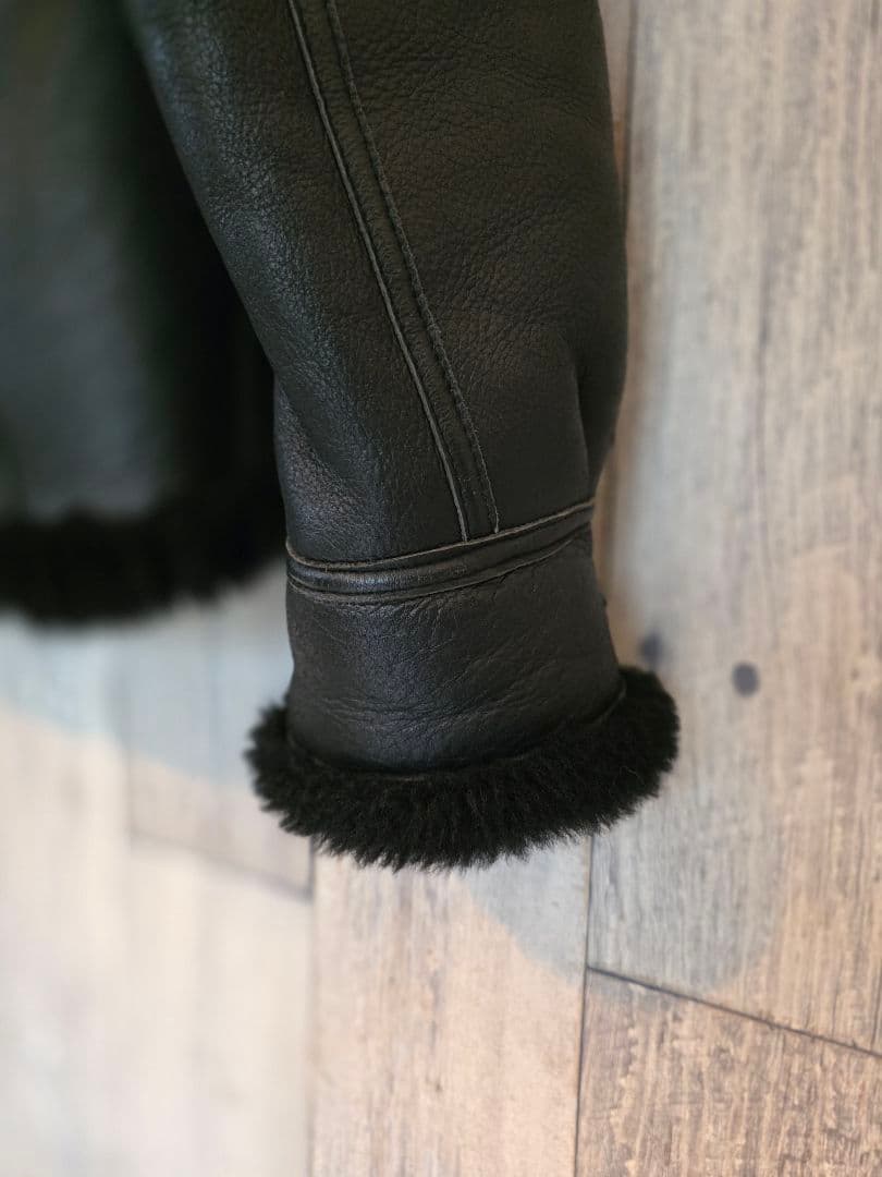 ​【極美品】AVIREX B-3 ムートンジャケット 黒 Lサイズ 羊革