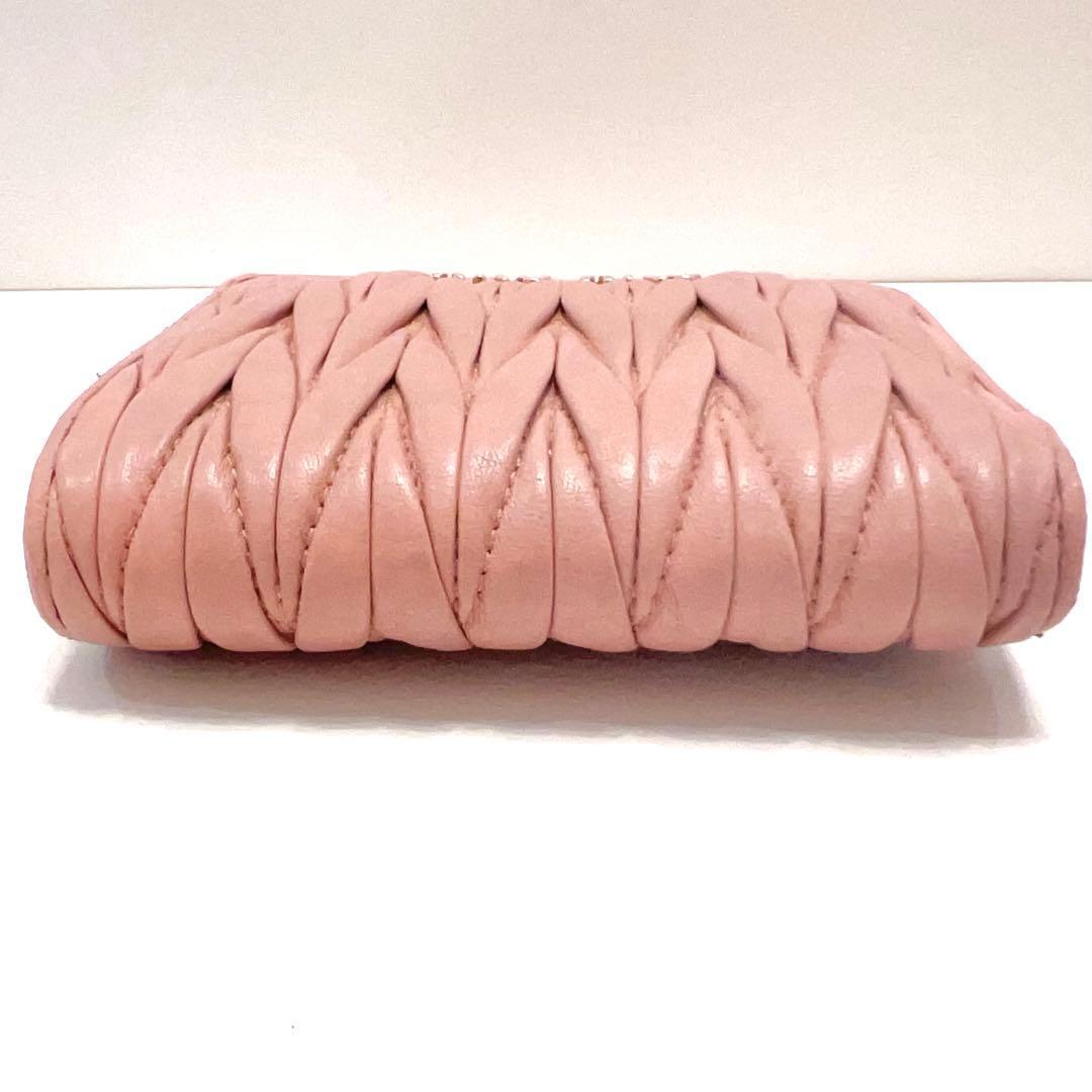 ミュウミュウ マテラッセ オールレザー 折り財布 ゴールド金具 ロゴ ピンク